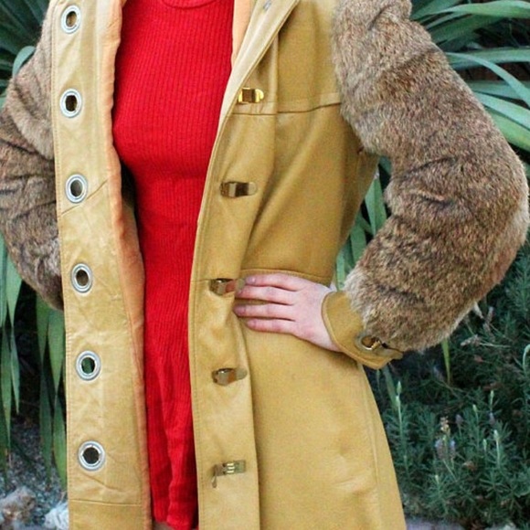 STUNNING VINTAGE LEATHER AND FUR COAT/LONG COAT - Picture 5 of 6